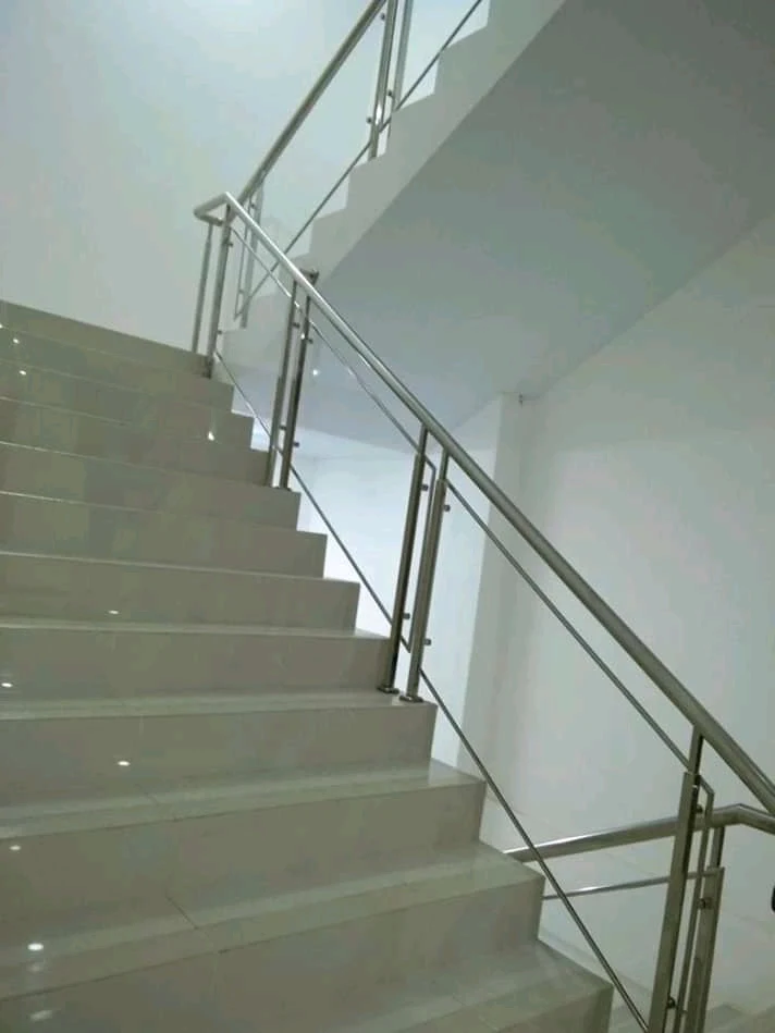 Railing Tangga Stainless Kaca Bali