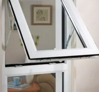 Jendela Jungkit UPVC di Bali