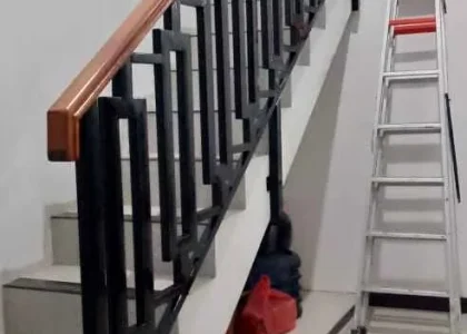 Pasang Railing Tangga Besi Bali