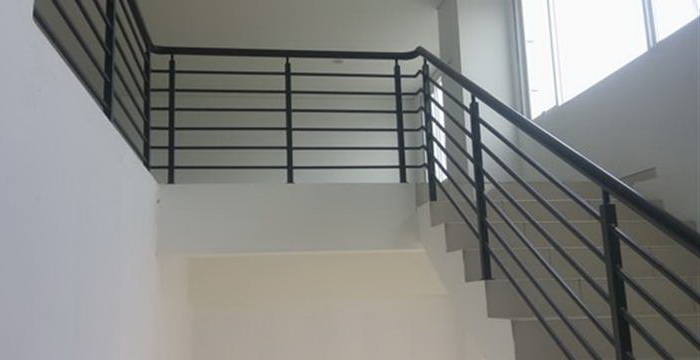 Pasang Railing Tangga Besi di Jakarta Selatan